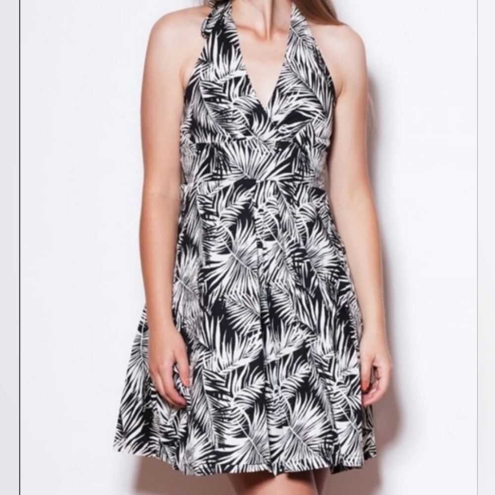 VINTAGE H&M Palm Leaf Print Halter Dress Black and White Flair Skirt fully lined